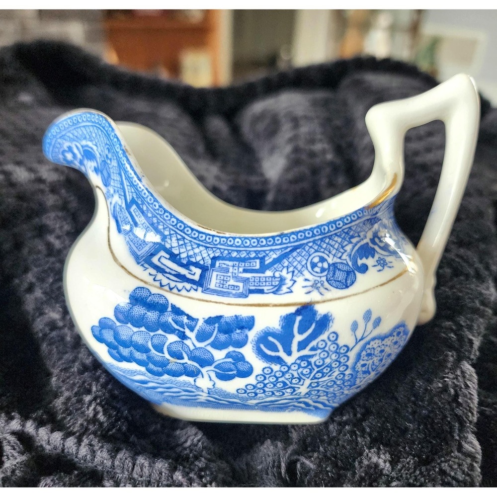 Royal Grafton Blue Willow Creamer Vintage Bone China Blue White Crea Jug England
